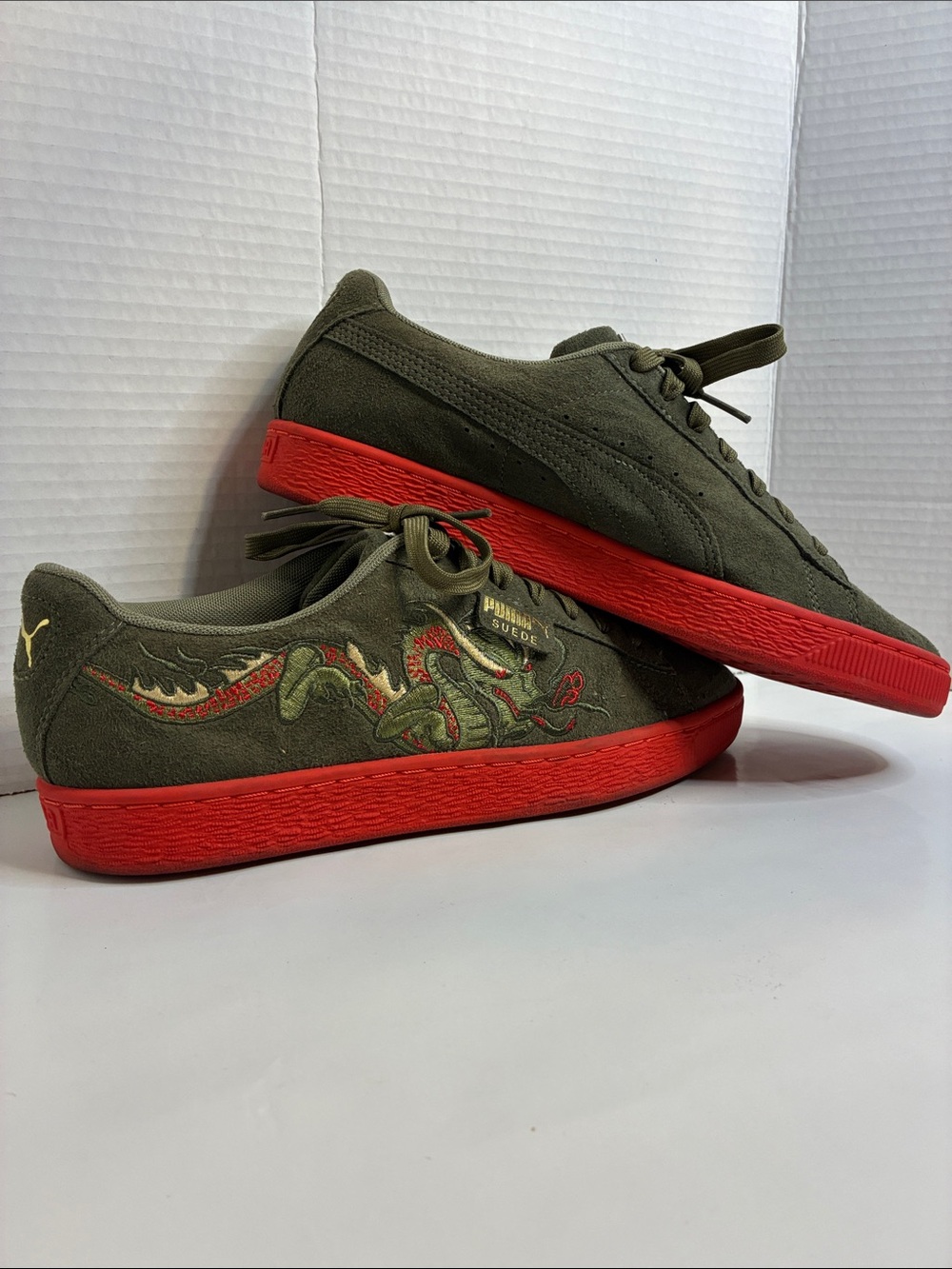 Puma Suede Men’s Olive Green & Red Low-Top Sneakers with Dragon Accent